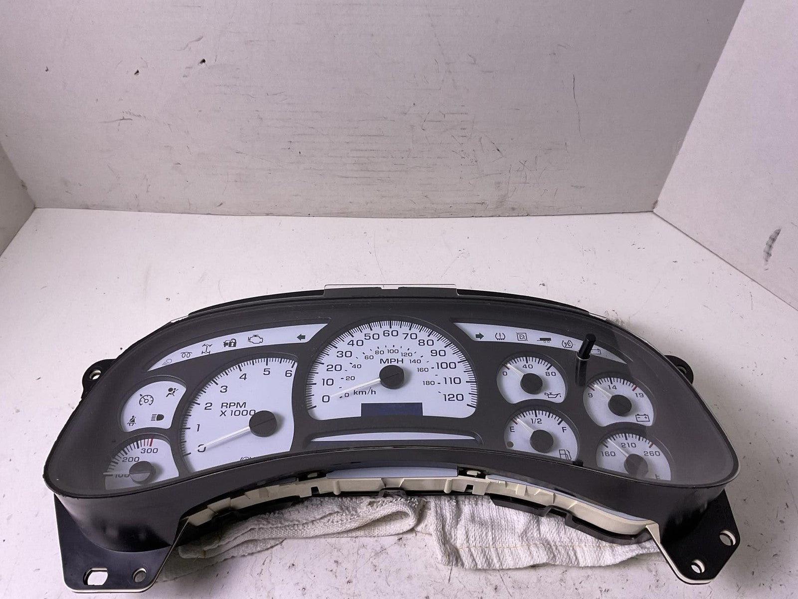 Speedometer SUBURBAN 1500 03 04 050